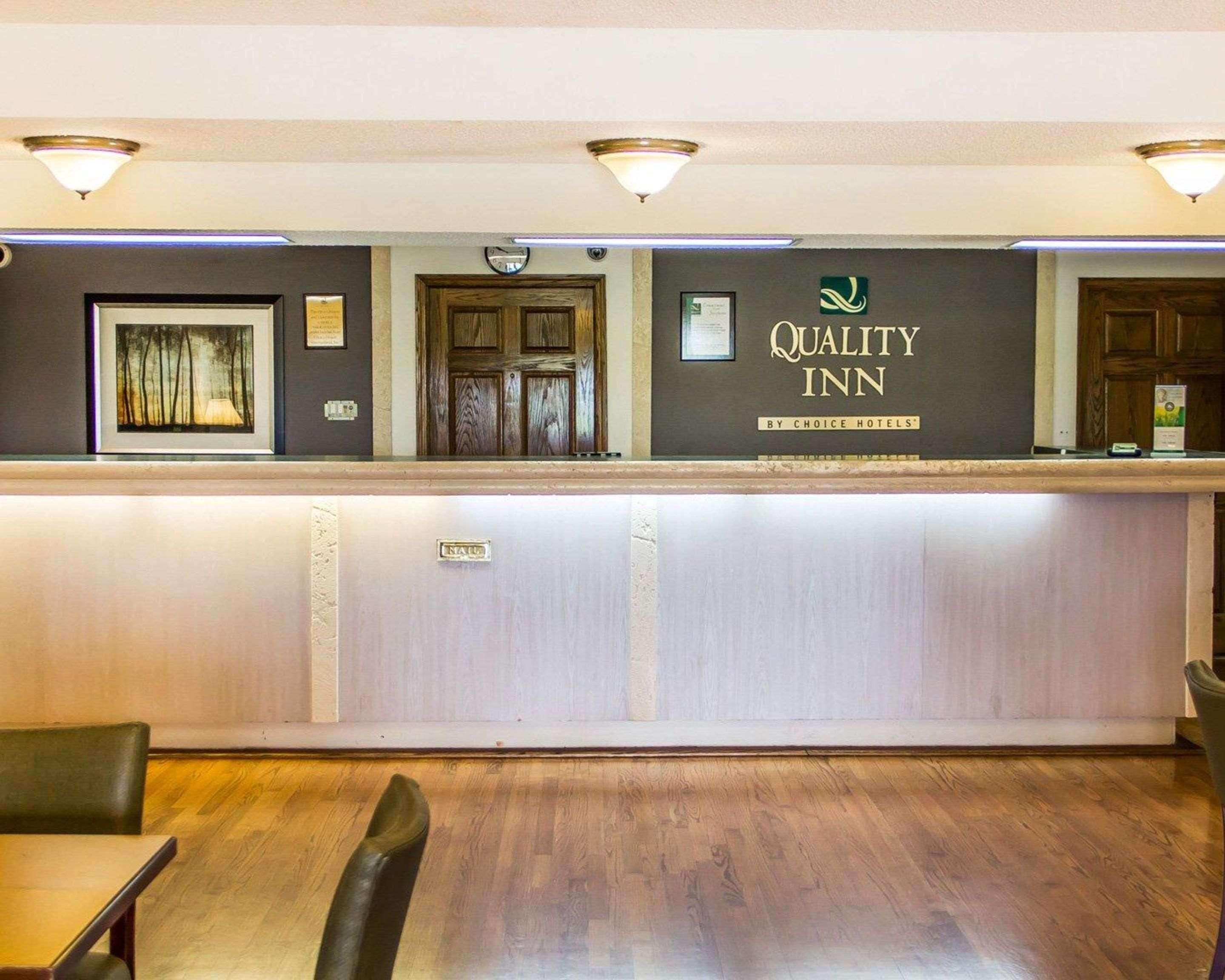 Quality Inn Tulsa Central Exterior photo