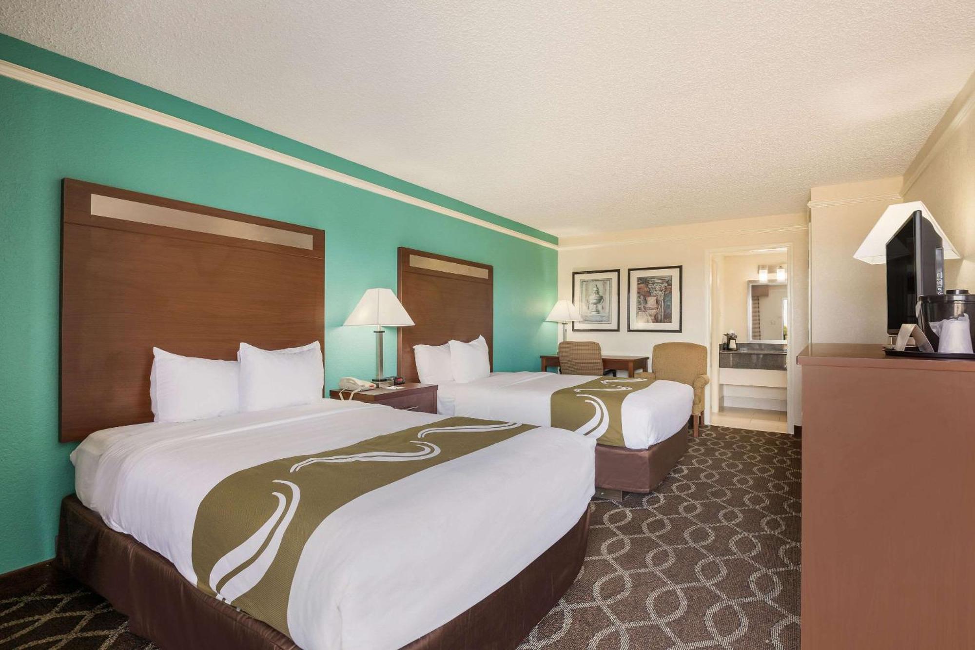 Quality Inn Tulsa Central Exterior photo