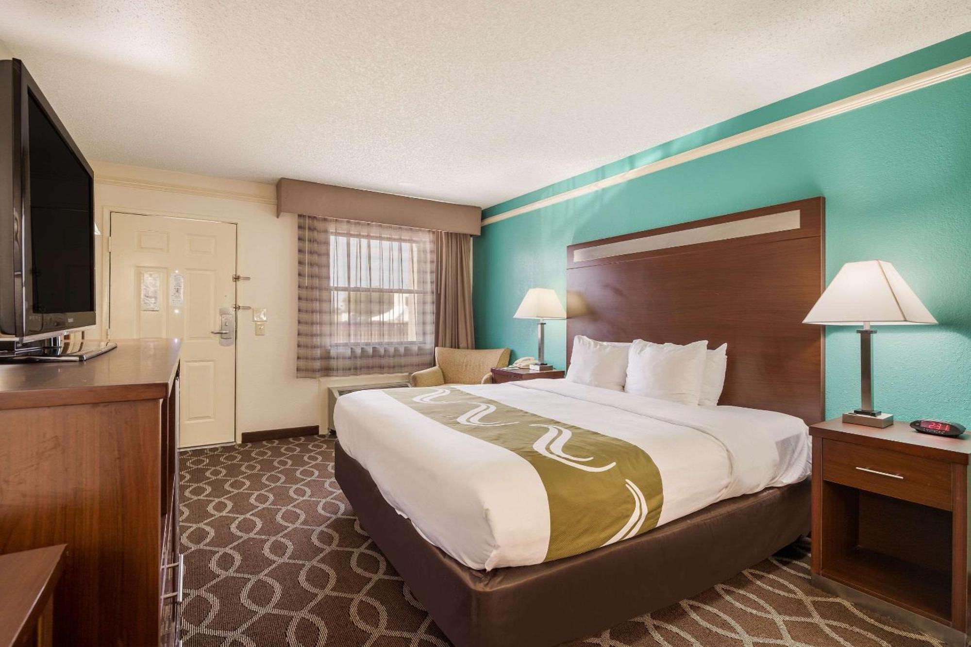 Quality Inn Tulsa Central Exterior photo