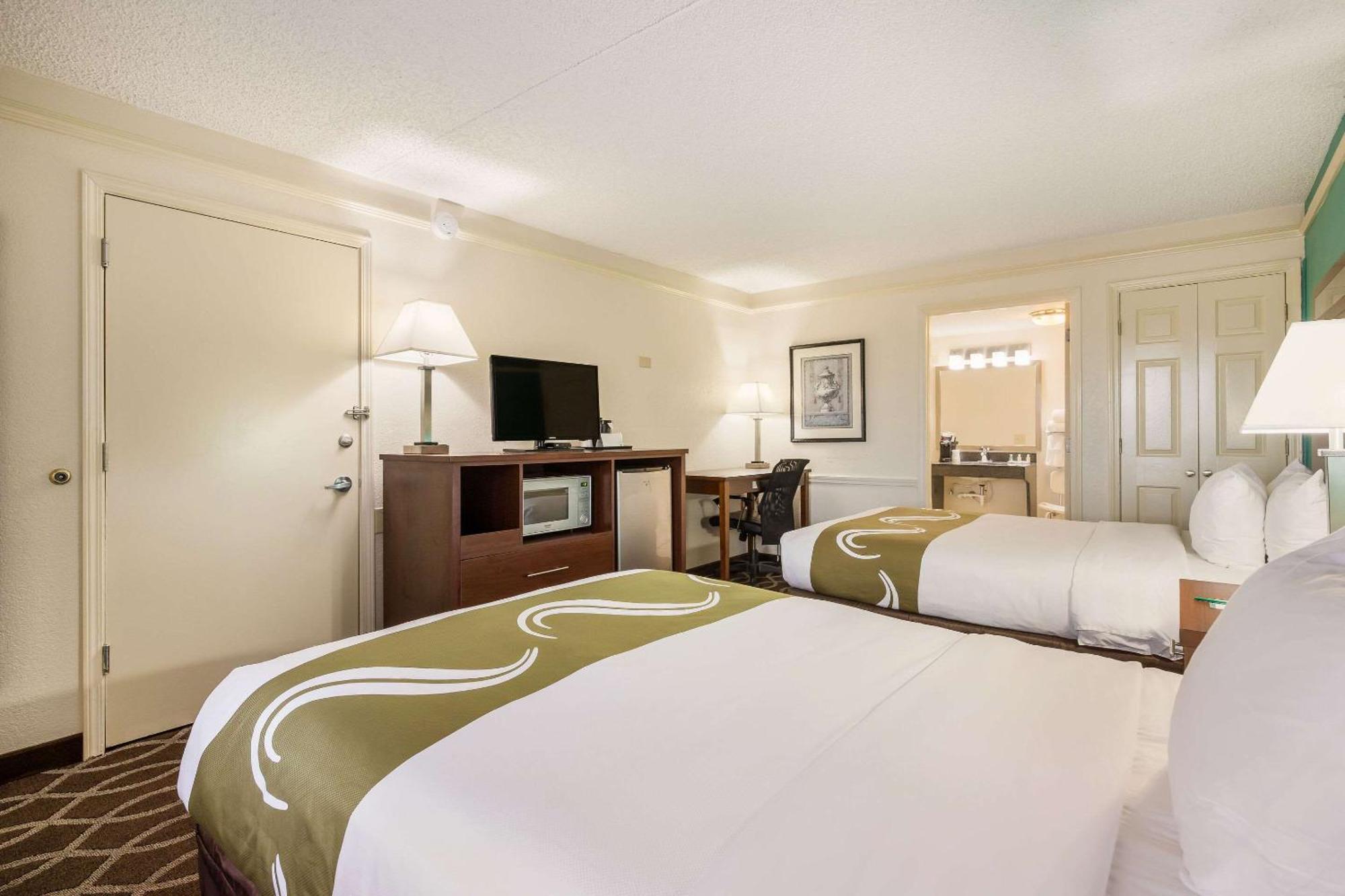 Quality Inn Tulsa Central Exterior photo