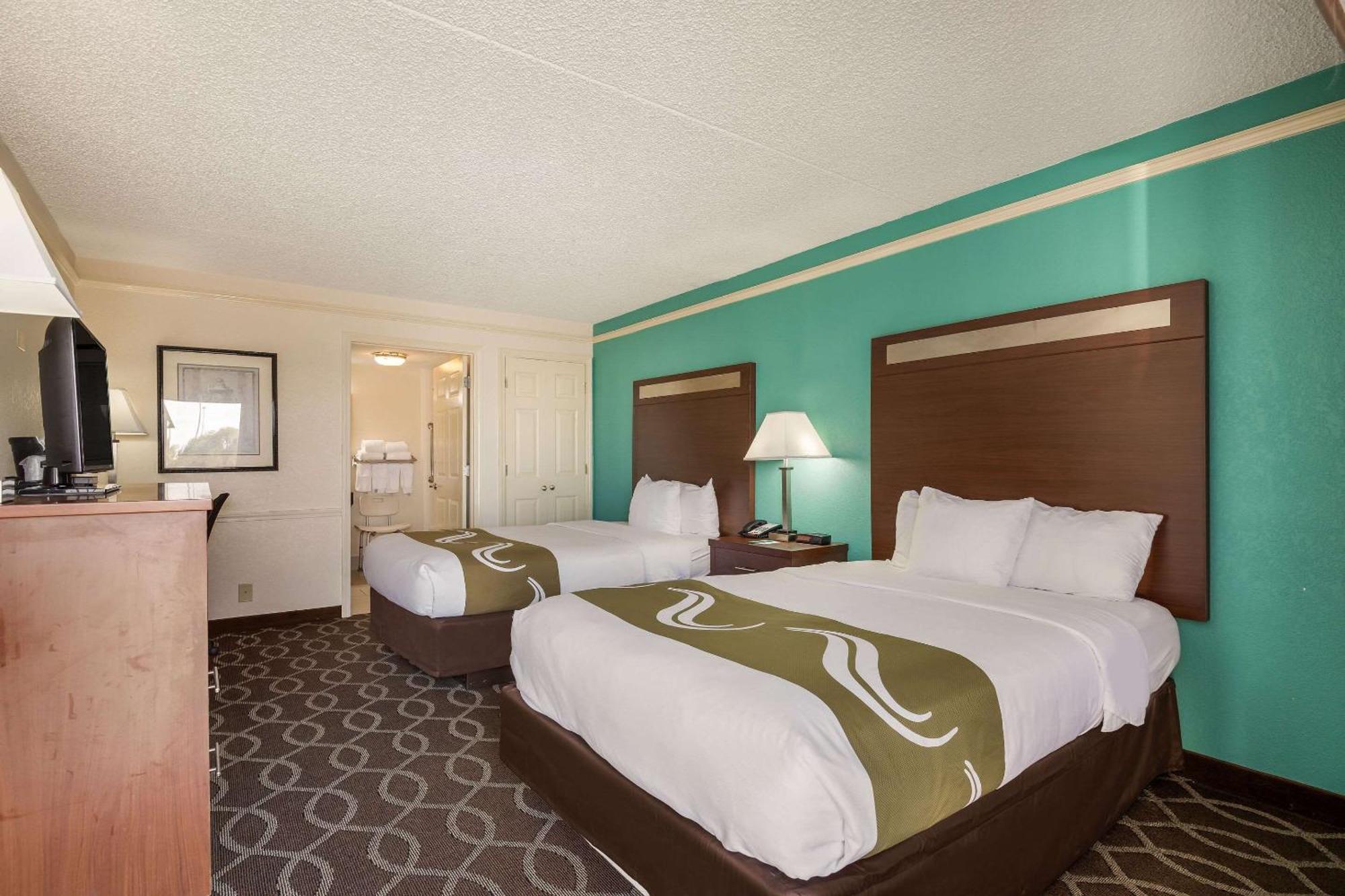 Quality Inn Tulsa Central Exterior photo