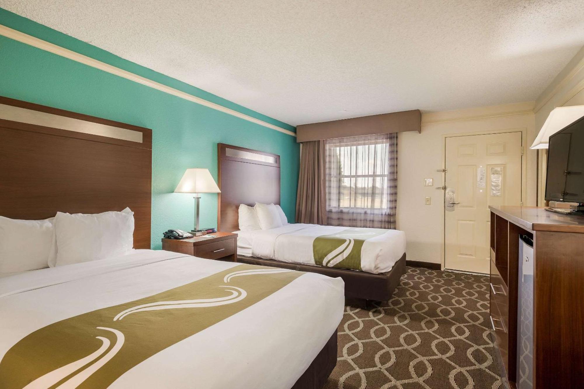 Quality Inn Tulsa Central Exterior photo
